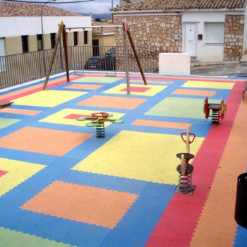 Fabricante de planchas de caucho para pavimentos infantiles